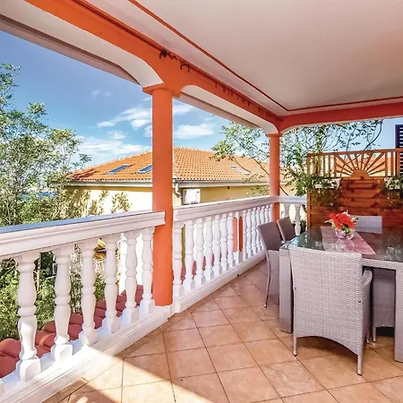 Διαμέρισμα Cozy In With House Sea View